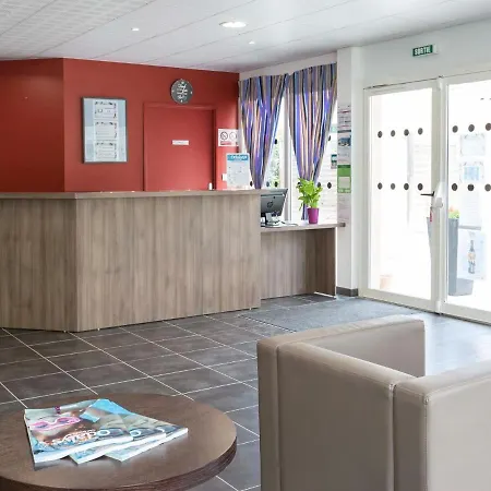 Comfortable With Balcony In The Gironde Уртен