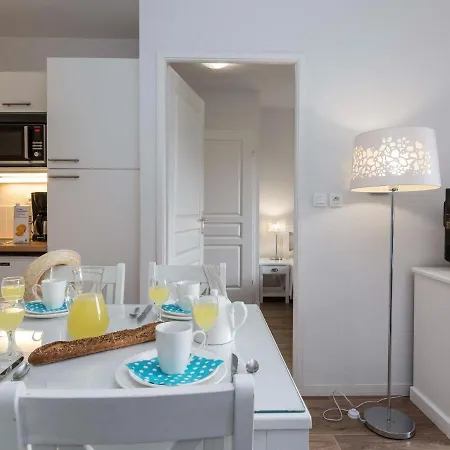 Апартаменты Comfortable With Balcony In The Gironde Уртен