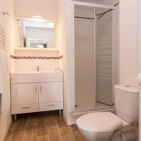 Comfortable With Balcony In The Gironde Уртен