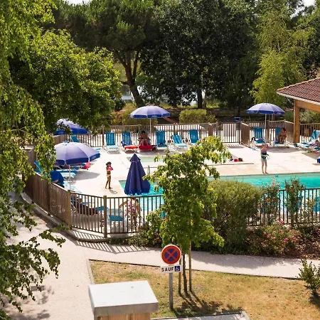 Comfortable With Balcony In The Gironde Уртен