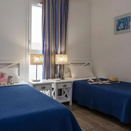 Comfortable With Balcony In The Gironde Апартаменты